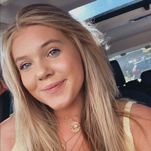 Meet your Posher, Cassie